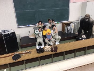 VS飼育員　POP撮影風景2