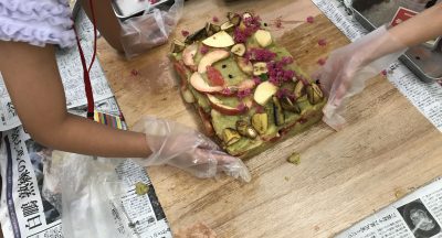 ケーキの飾りつけ