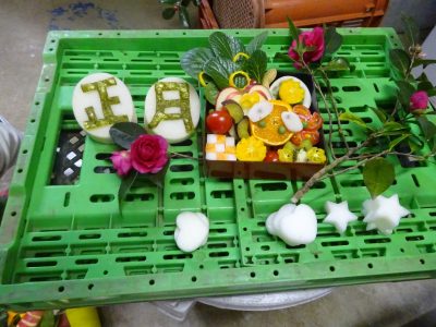 チンパンジーのおせち