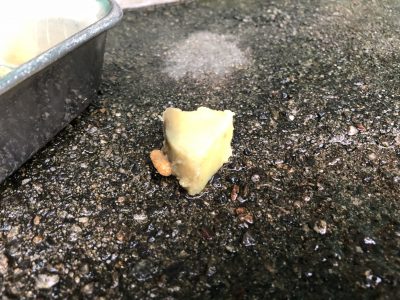 残された蒸しイモ