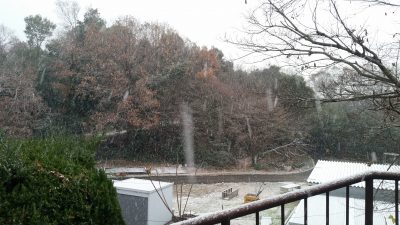 雪がチラホラ